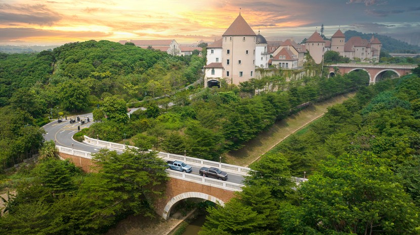 鯊魚(yú)王多變體汽車(chē)智能皮卡后箱蓋 鯊魚(yú)王多變體汽車(chē)智能皮卡后箱蓋