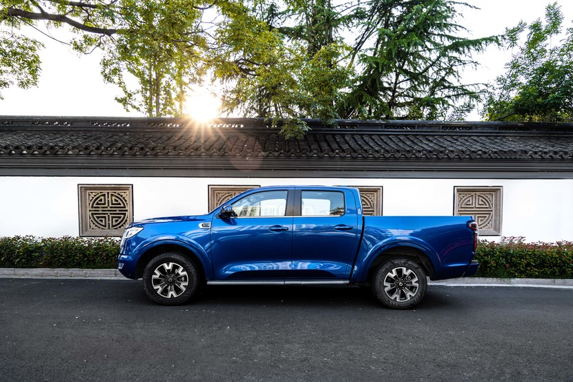 鯊魚(yú)王多變體汽車(chē)智能皮卡后箱蓋 鯊魚(yú)王多變體汽車(chē)智能皮卡后箱蓋