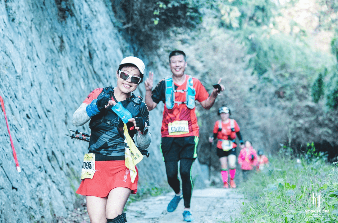 鯊魚(yú)王多變體汽車(chē)智能皮卡后箱蓋 鯊魚(yú)王多變體汽車(chē)智能皮卡后箱蓋