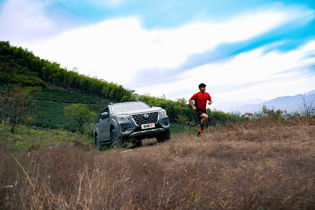 鯊魚(yú)王多變體汽車(chē)智能皮卡后箱蓋 鯊魚(yú)王多變體汽車(chē)智能皮卡后箱蓋