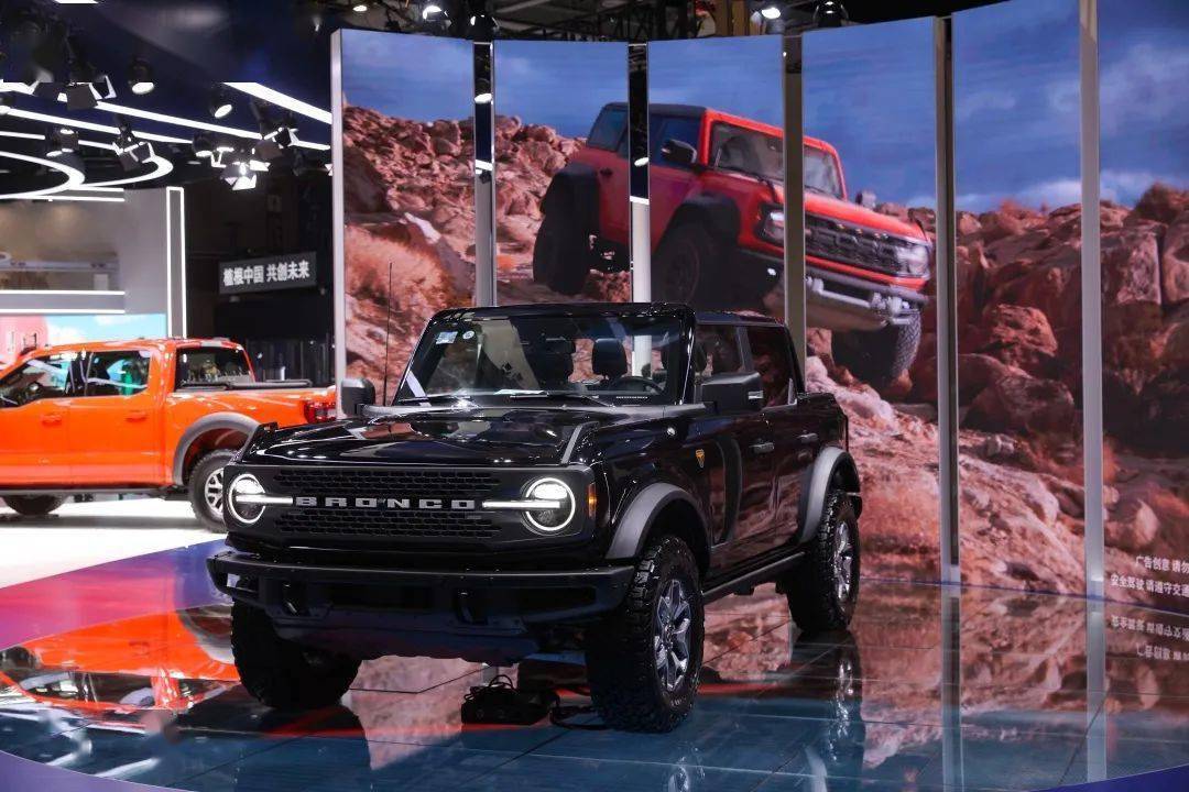 鯊魚王多變體汽車智能皮卡后箱蓋 鯊魚王多變體汽車智能皮卡后箱蓋