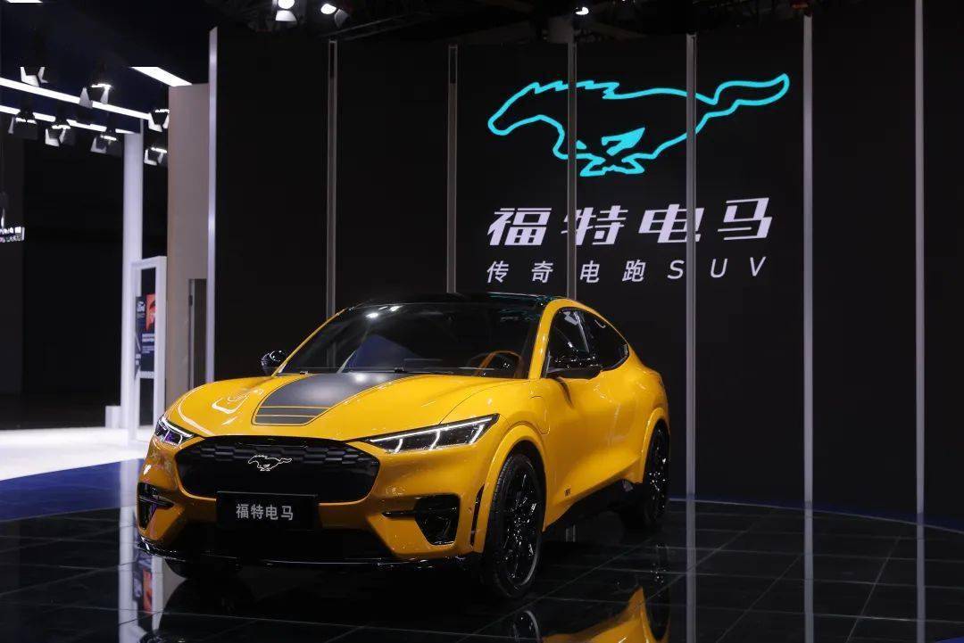 鯊魚王多變體汽車智能皮卡后箱蓋 鯊魚王多變體汽車智能皮卡后箱蓋