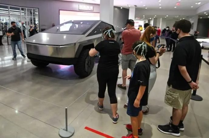 鯊魚王多變體汽車智能皮卡后箱蓋 鯊魚王多變體汽車智能皮卡后箱蓋